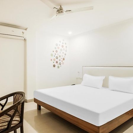 Hotel Collection O Sapphire à Chandīgarh Extérieur photo
