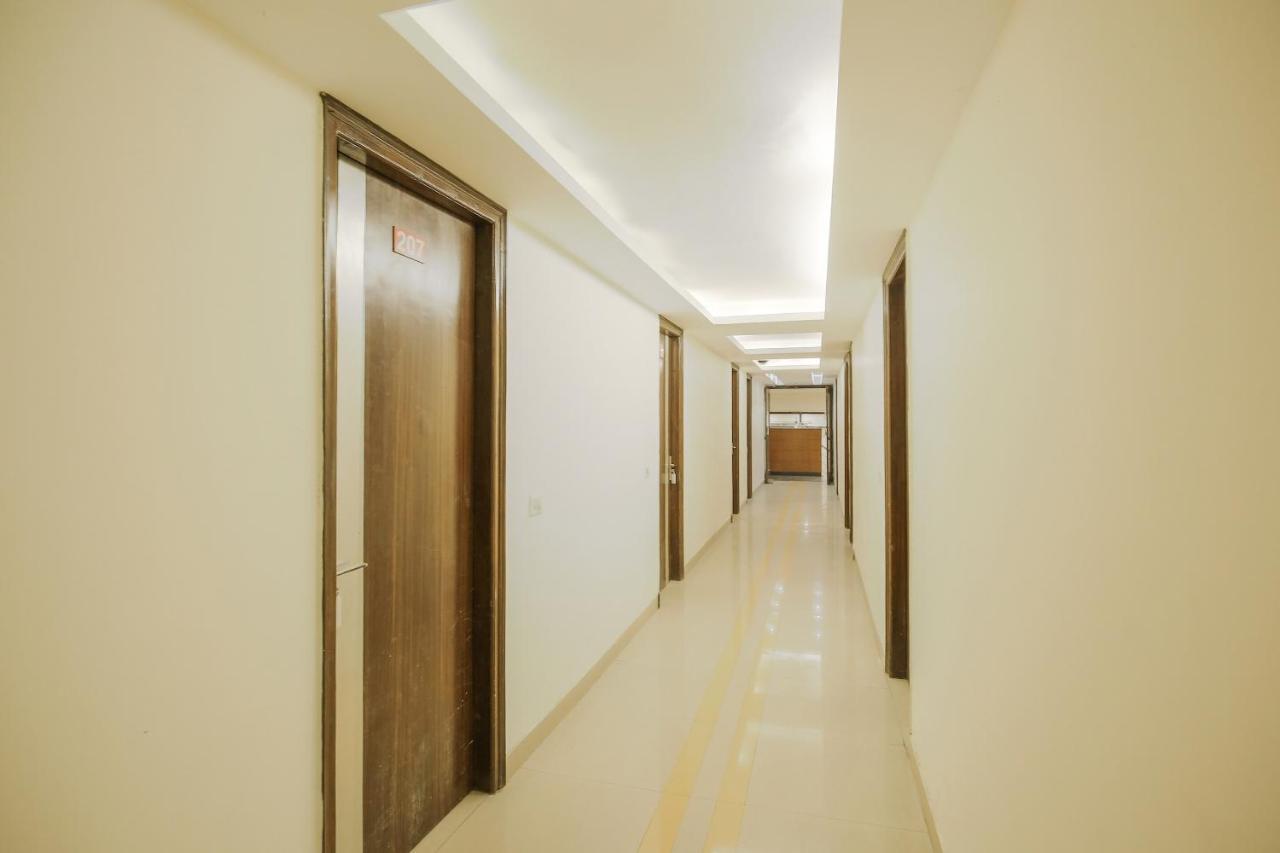 Hotel Collection O Sapphire à Chandīgarh Extérieur photo