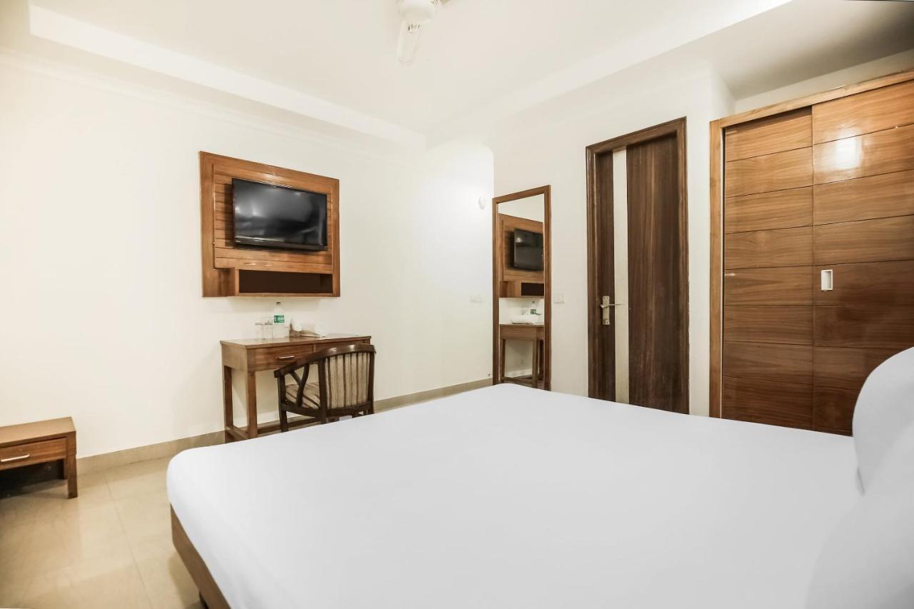 Hotel Collection O Sapphire à Chandīgarh Extérieur photo