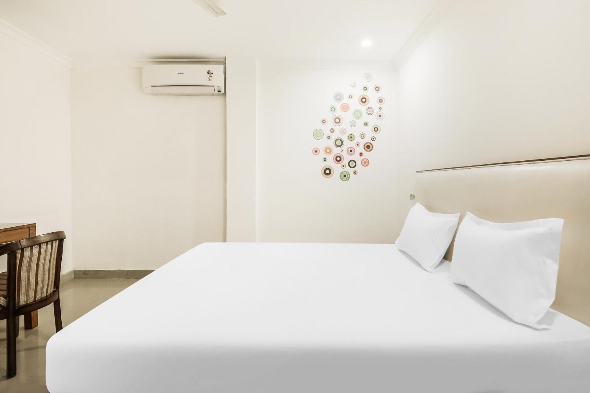 Hotel Collection O Sapphire à Chandīgarh Extérieur photo