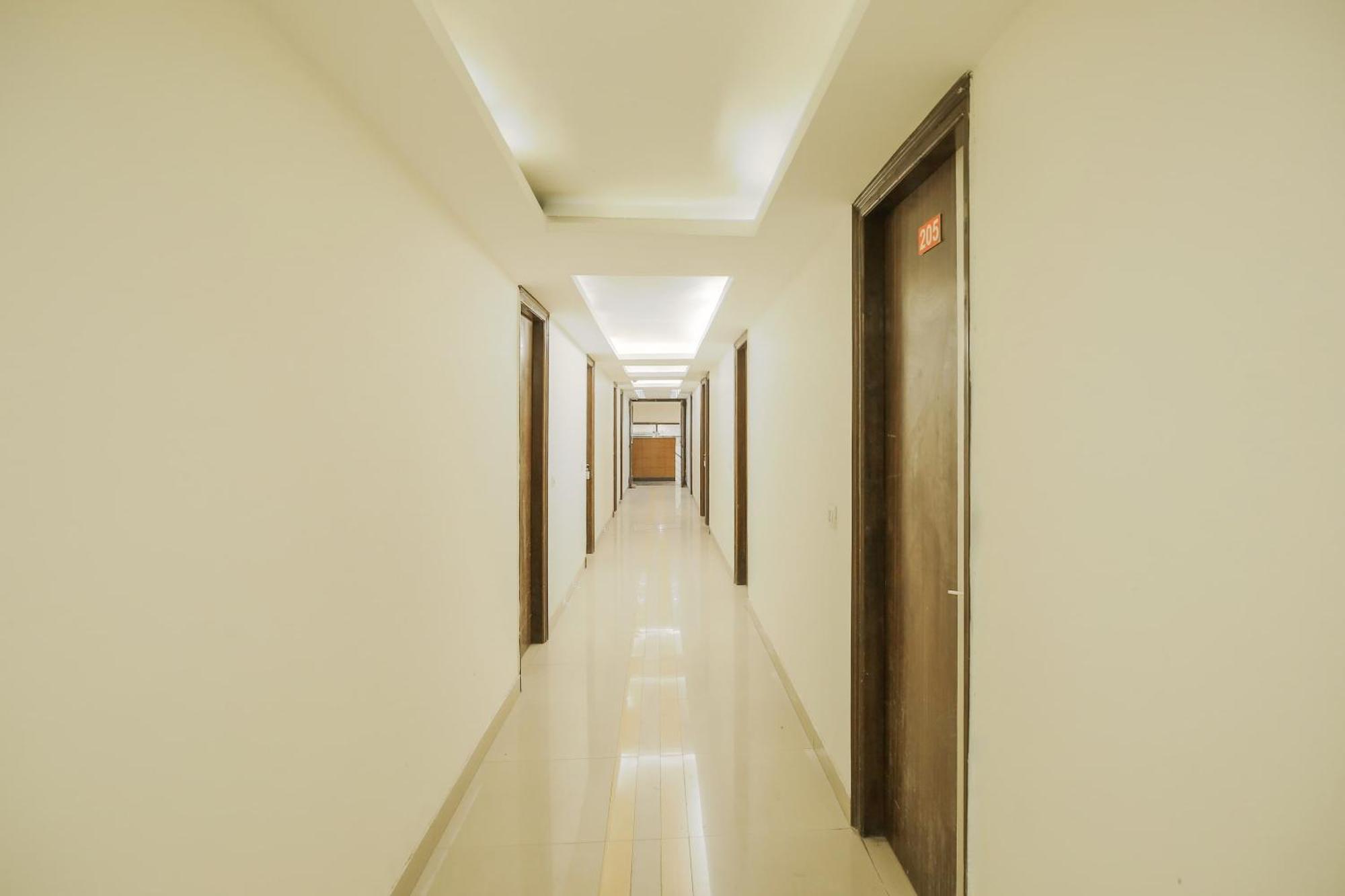 Hotel Collection O Sapphire à Chandīgarh Extérieur photo