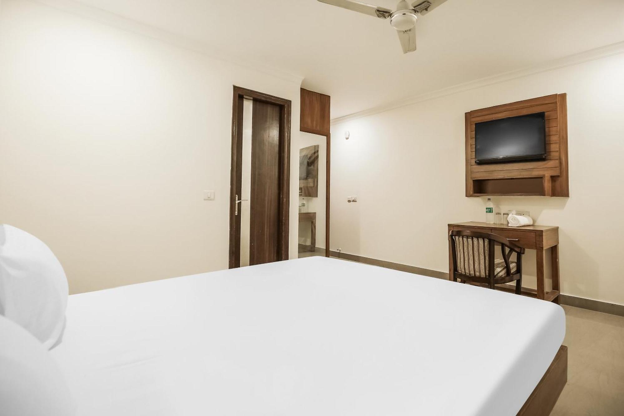 Hotel Collection O Sapphire à Chandīgarh Extérieur photo